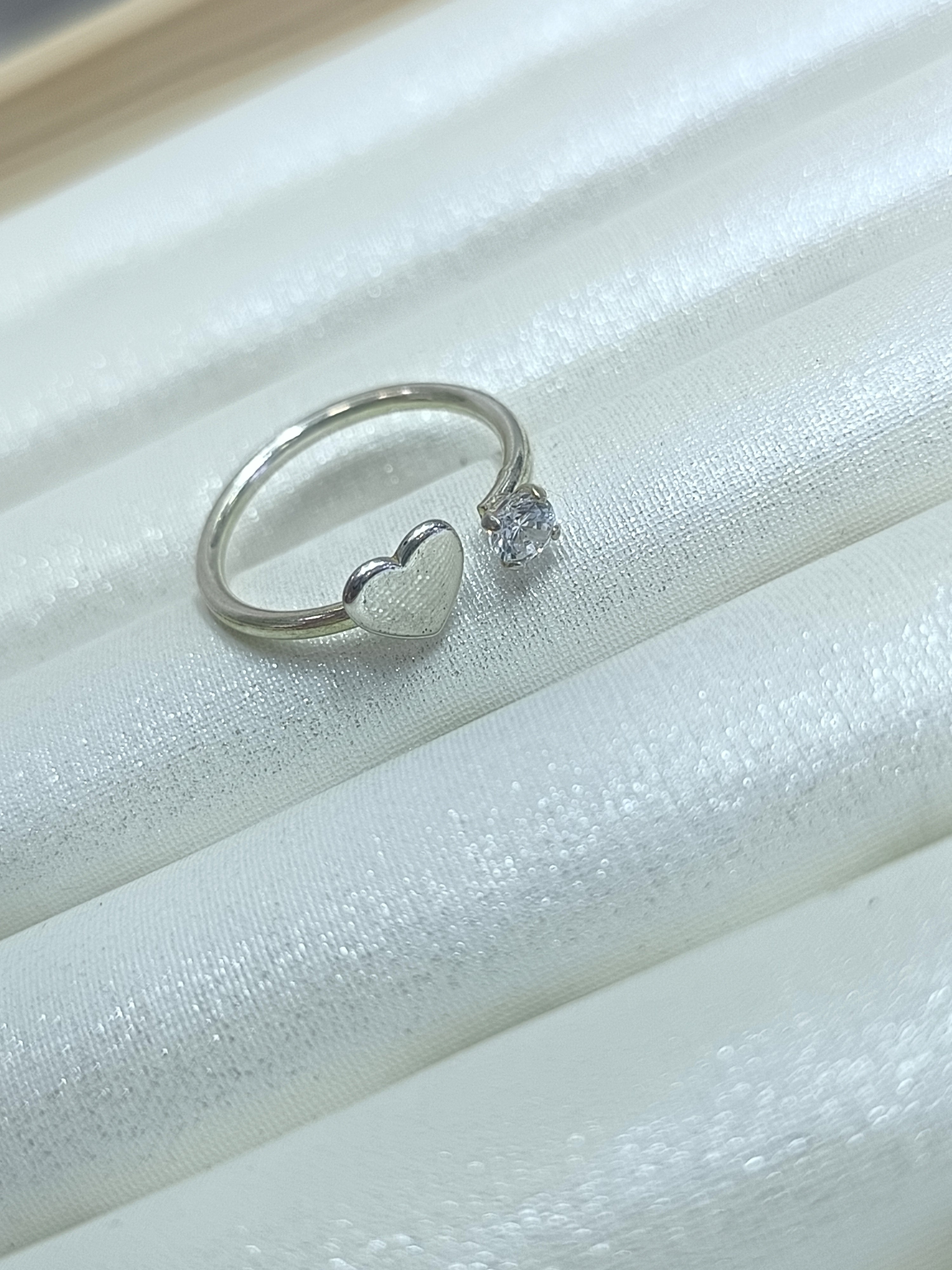 Anillo Corazón Circón